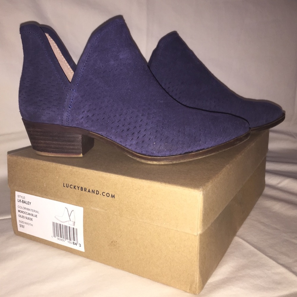 Lucky brands navy booties size 9W barely worn
